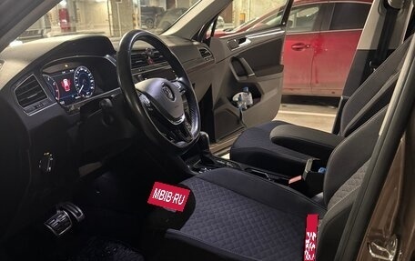 Volkswagen Tiguan II, 2018 год, 2 150 000 рублей, 17 фотография