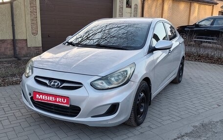 Hyundai Solaris II рестайлинг, 2012 год, 570 000 рублей, 1 фотография