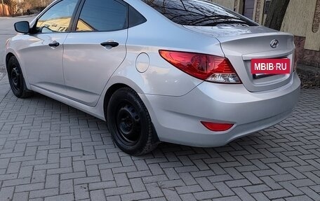 Hyundai Solaris II рестайлинг, 2012 год, 570 000 рублей, 4 фотография