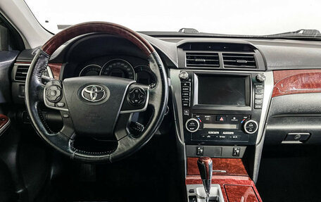 Toyota Camry, 2012 год, 1 747 000 рублей, 12 фотография