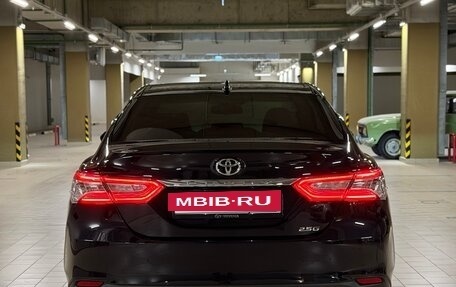 Toyota Camry, 2022 год, 3 140 000 рублей, 6 фотография