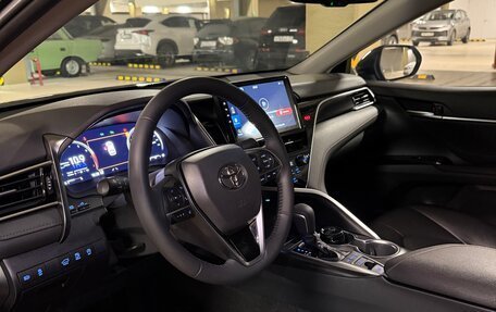 Toyota Camry, 2022 год, 3 140 000 рублей, 10 фотография