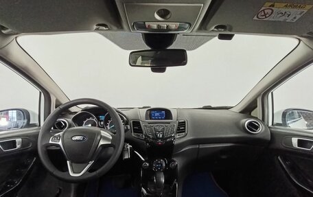 Ford Fiesta, 2015 год, 955 000 рублей, 9 фотография