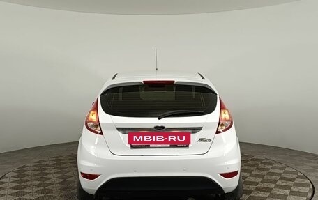 Ford Fiesta, 2015 год, 955 000 рублей, 6 фотография