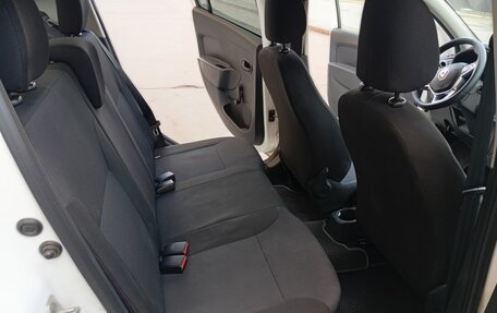 Renault Logan II, 2019 год, 895 000 рублей, 9 фотография