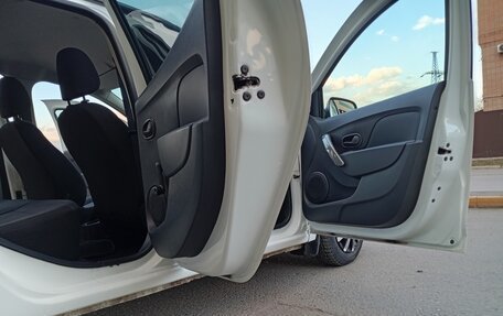 Renault Logan II, 2019 год, 895 000 рублей, 25 фотография