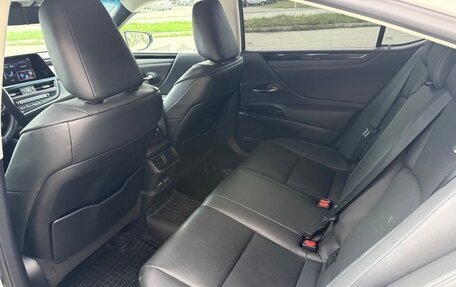 Lexus ES VII, 2022 год, 4 300 000 рублей, 7 фотография
