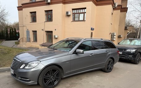 Mercedes-Benz E-Класс, 2011 год, 1 600 000 рублей, 2 фотография