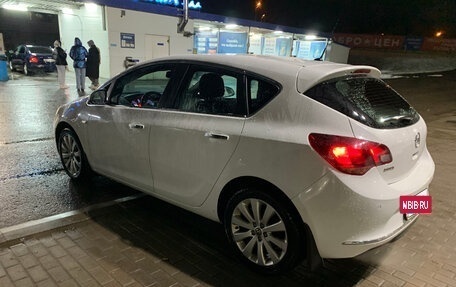 Opel Astra J, 2012 год, 680 000 рублей, 2 фотография