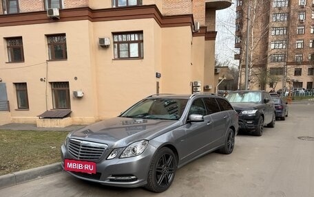 Mercedes-Benz E-Класс, 2011 год, 1 600 000 рублей, 3 фотография