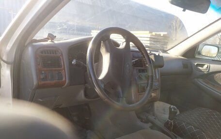 Toyota Avensis III рестайлинг, 1999 год, 255 000 рублей, 11 фотография