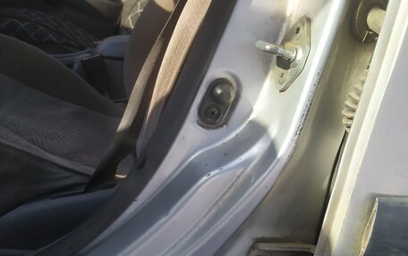 Toyota Avensis III рестайлинг, 1999 год, 255 000 рублей, 10 фотография