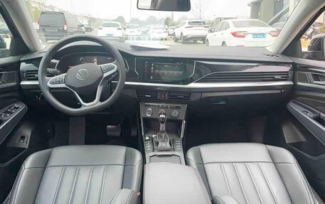 Volkswagen Passat B8 рестайлинг, 2022 год, 1 630 000 рублей, 14 фотография