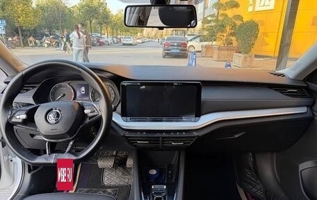 Skoda Octavia IV, 2022 год, 2 100 000 рублей, 11 фотография