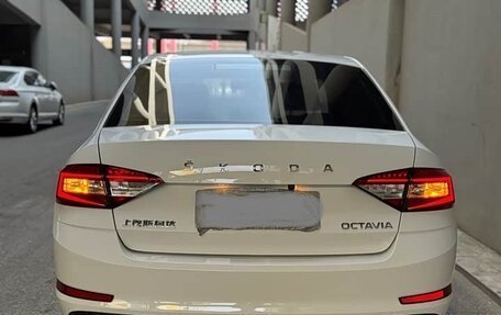 Skoda Octavia, 2022 год, 1 590 000 рублей, 3 фотография