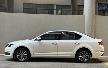 Skoda Octavia, 2022 год, 1 590 000 рублей, 4 фотография