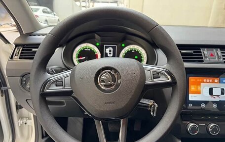 Skoda Octavia, 2022 год, 1 590 000 рублей, 6 фотография