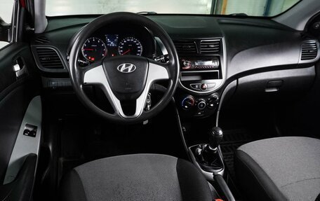 Hyundai Solaris II рестайлинг, 2011 год, 729 000 рублей, 6 фотография