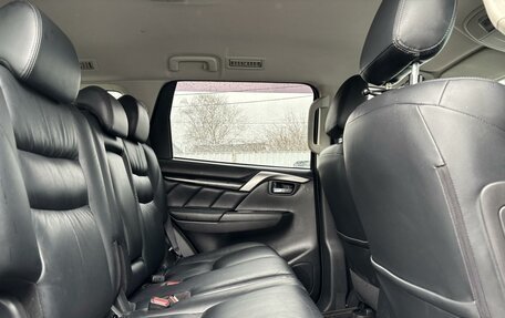 Mitsubishi Pajero Sport III рестайлинг, 2017 год, 3 050 000 рублей, 9 фотография