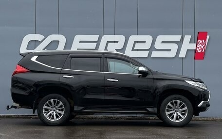 Mitsubishi Pajero Sport III рестайлинг, 2017 год, 3 050 000 рублей, 7 фотография