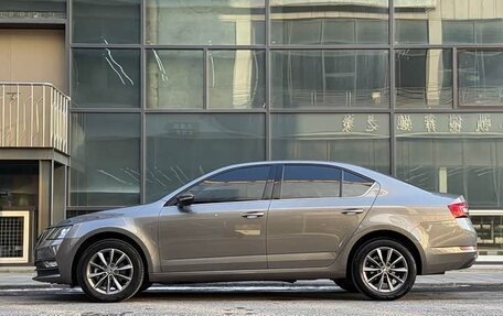 Skoda Octavia, 2022 год, 1 550 000 рублей, 3 фотография