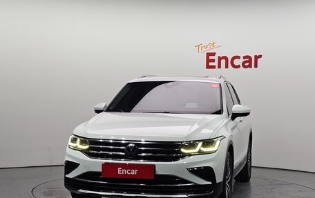 Volkswagen Tiguan II, 2022 год, 2 590 007 рублей, 2 фотография