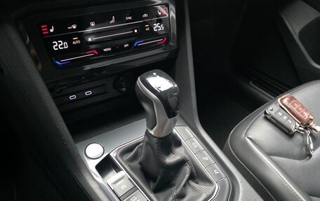 Volkswagen Tiguan II, 2022 год, 2 590 007 рублей, 8 фотография