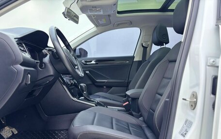 Volkswagen T-Roc I, 2022 год, 1 790 000 рублей, 10 фотография