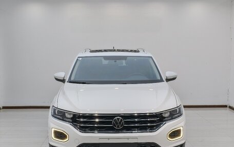 Volkswagen T-Roc I, 2022 год, 1 790 000 рублей, 2 фотография