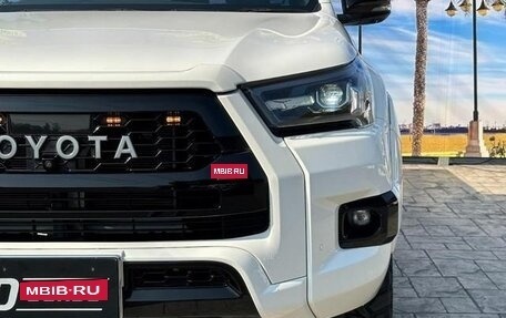 Toyota Hilux VIII, 2022 год, 4 170 000 рублей, 5 фотография