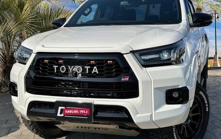 Toyota Hilux VIII, 2022 год, 4 170 000 рублей, 3 фотография