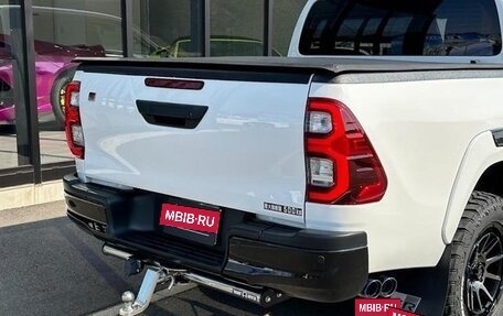 Toyota Hilux VIII, 2022 год, 4 170 000 рублей, 8 фотография