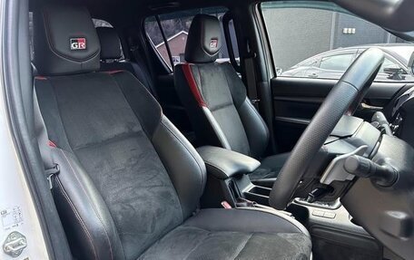 Toyota Hilux VIII, 2022 год, 4 170 000 рублей, 23 фотография