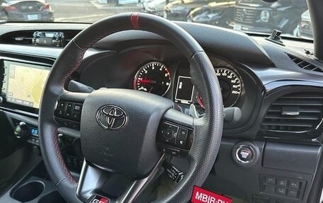 Toyota Hilux VIII, 2022 год, 4 170 000 рублей, 21 фотография