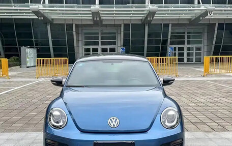 Volkswagen Beetle, 2018 год, 1 290 000 рублей, 6 фотография