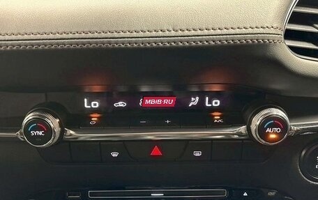 Mazda 3, 2021 год, 1 030 000 рублей, 19 фотография