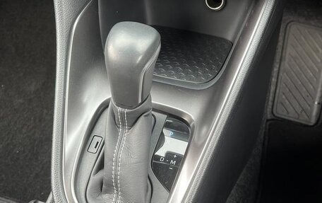 Toyota Yaris, 2021 год, 1 290 000 рублей, 11 фотография