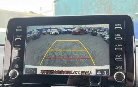 Toyota Yaris, 2021 год, 1 290 000 рублей, 14 фотография