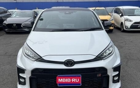 Toyota Yaris, 2021 год, 1 290 000 рублей, 17 фотография