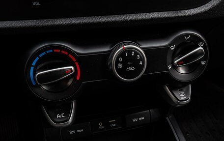 KIA Rio IV, 2018 год, 1 649 000 рублей, 13 фотография