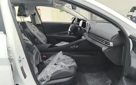 Hyundai Elantra, 2023 год, 1 690 000 рублей, 4 фотография