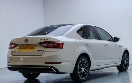 Skoda Octavia, 2020 год, 1 350 000 рублей, 8 фотография