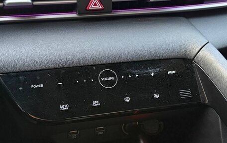 Hyundai Elantra, 2023 год, 1 600 000 рублей, 32 фотография