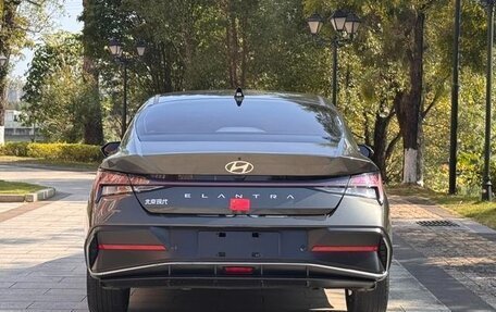 Hyundai Elantra, 2023 год, 1 400 000 рублей, 5 фотография