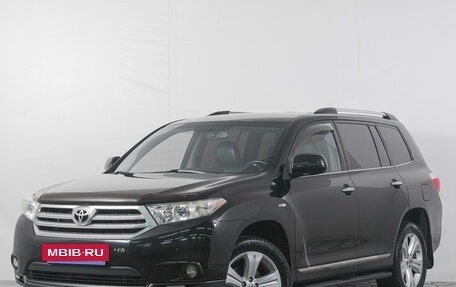 Toyota Highlander III, 2013 год, 2 399 000 рублей, 4 фотография