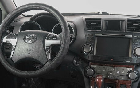 Toyota Highlander III, 2013 год, 2 399 000 рублей, 12 фотография
