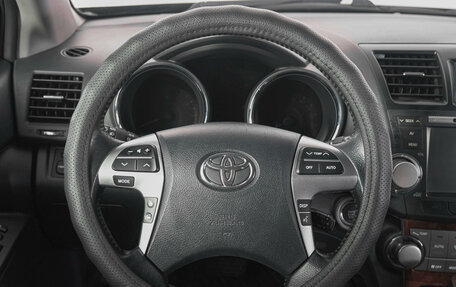 Toyota Highlander III, 2013 год, 2 399 000 рублей, 15 фотография