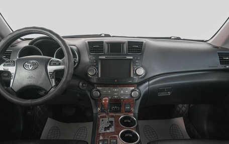 Toyota Highlander III, 2013 год, 2 399 000 рублей, 13 фотография