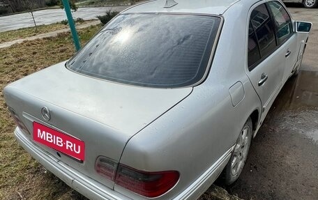 Mercedes-Benz E-Класс, 1998 год, 200 000 рублей, 6 фотография