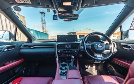 Lexus RX IV рестайлинг, 2019 год, 5 750 000 рублей, 3 фотография